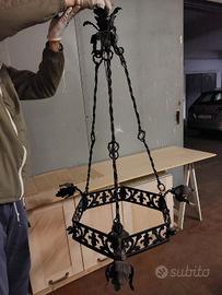 Lampadario vintage in ferro battuto 