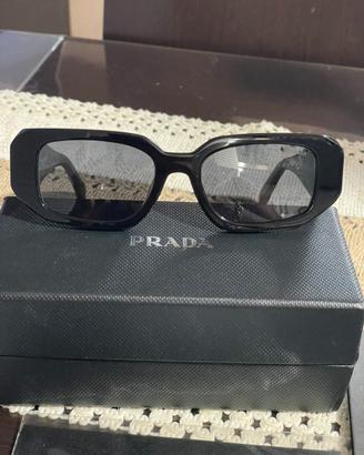 Occhike da sole Prada