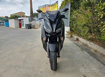 Yamaha xmax 300