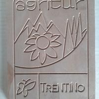 Targa in legno agriturismo trentino