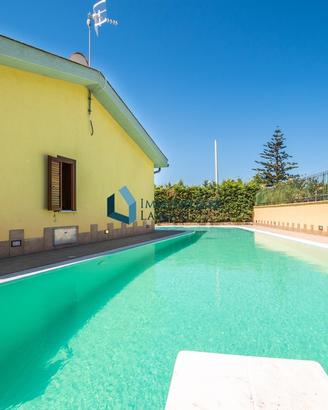 Villa con piscina privata con 12 posti letto
