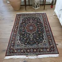 Tappeto persiano annodato a mano. Isfahan firmato