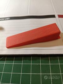 Cunei e distanziatori per piastrelle