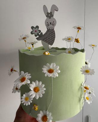 Torta finta scenografica tema coniglio/primavera