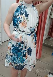 Vestito midi bianco con fiori blu scollo americana