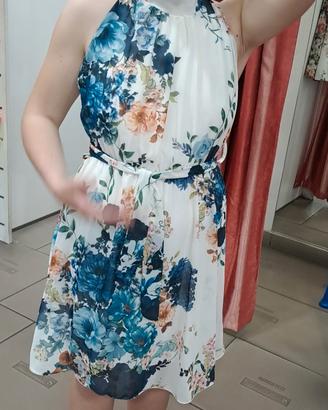 Vestito midi bianco con fiori blu scollo americana