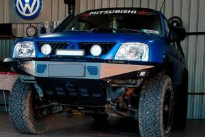 PARAURTI ANTERIORE USO GRAVOSO PER MITSUBISHI L200