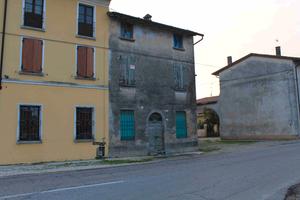 Grande casa da ristrutturare