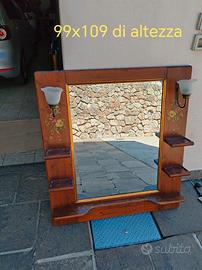 Specchio da bagno con bordo d'orato. 