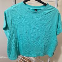 Maglie camicie e pantaloni stock 9