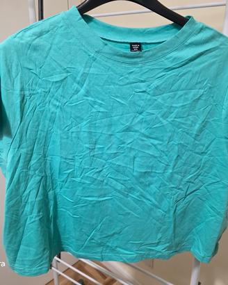 Maglie camicie e pantaloni stock 9