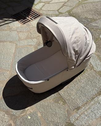 Trio inglesina aptica
