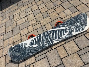 Snowboard BURTON con attacchi