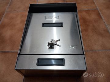 PORTALETTERE IN ACCIAIO INOX. 