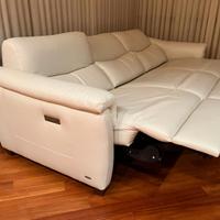 Divano Relax Natuzzi in vera pelle pieno fiore