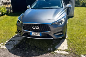 Infiniti Q30