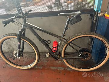 Mountain Bike  TREK  telaio in Carbonio