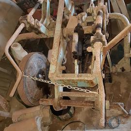 Trattore aratro e seminatrice