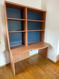 Scrivania in legno con libreria su misura – 150×60