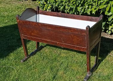 Culla in legno vintage