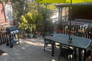 Bungalow e roulotte in camping con piscina