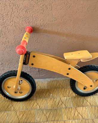 Bicicletta senza pedali in legno per bambini