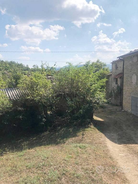 Rustico / Casale di 280 m² con 5 locali e box auto - Vista 4