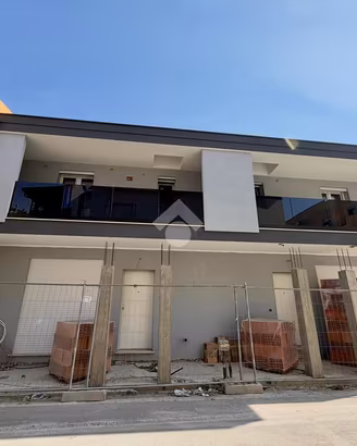VILLA A SCHIERA A SESTU