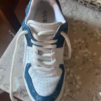 Sneakers  GUESS