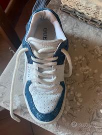 Sneakers  GUESS