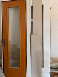 Porta in legno con vetro