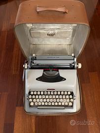 Macchina da scrivere Royaluxe 425