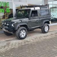 Land Rover Defender 90 2.4 TD4 Station Wagon E