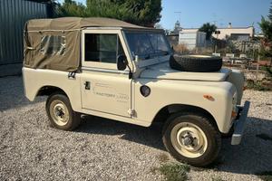 LAND ROVER DEFENDER EPOCA ASI-1975 RESTAURATA TOTA