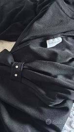 Elegante blusa nera Made in Italy con scollo intre
