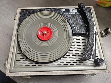 Giradischi a valigetta Solo Electronic Internation