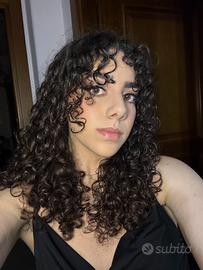 Banconista, commessa, cameriera, animatrice