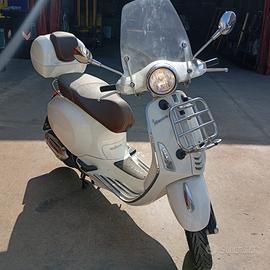 Vespa Primavera 125