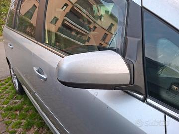 Spechio opel zafira b 2009