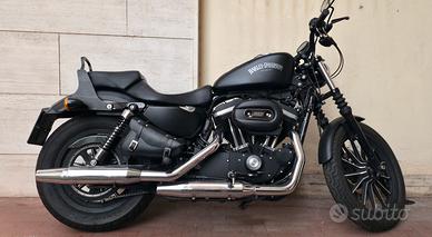 HARLEY DAVIDISON 883 Iron