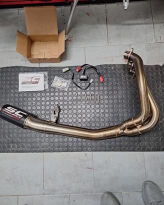 scarico sc project per triumph street triple 
