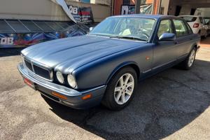 Jaguar XJ Xj- sover-daimiler six.4.0 cat automatic