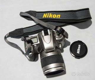 Fotocamera "Nikon F55" con ottica Nikkor AF 28-80m