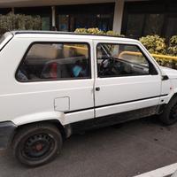 Fiat Panda Young bianca anno 2003. 