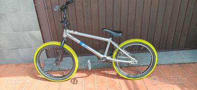 Bicicletta BMX