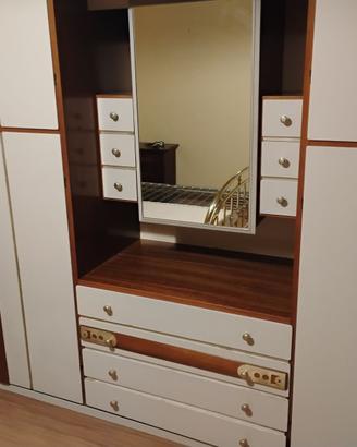 TUTTO QUELLO IN FOTO+ALTRO.  RITIRO A DOMICILIO.