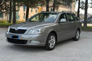 Skoda Octavia 1.6 TDI CR F.AP. DSG Wagon Elegance
