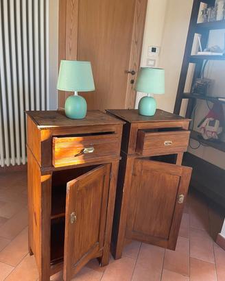 Comodini in legno massello