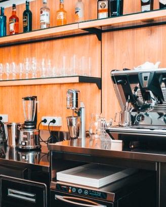 Arredamento completo bar, sala e zona lounge