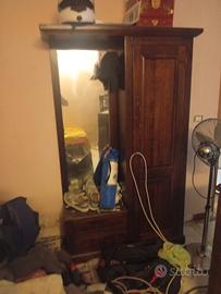 vetrina in legno massiccio 